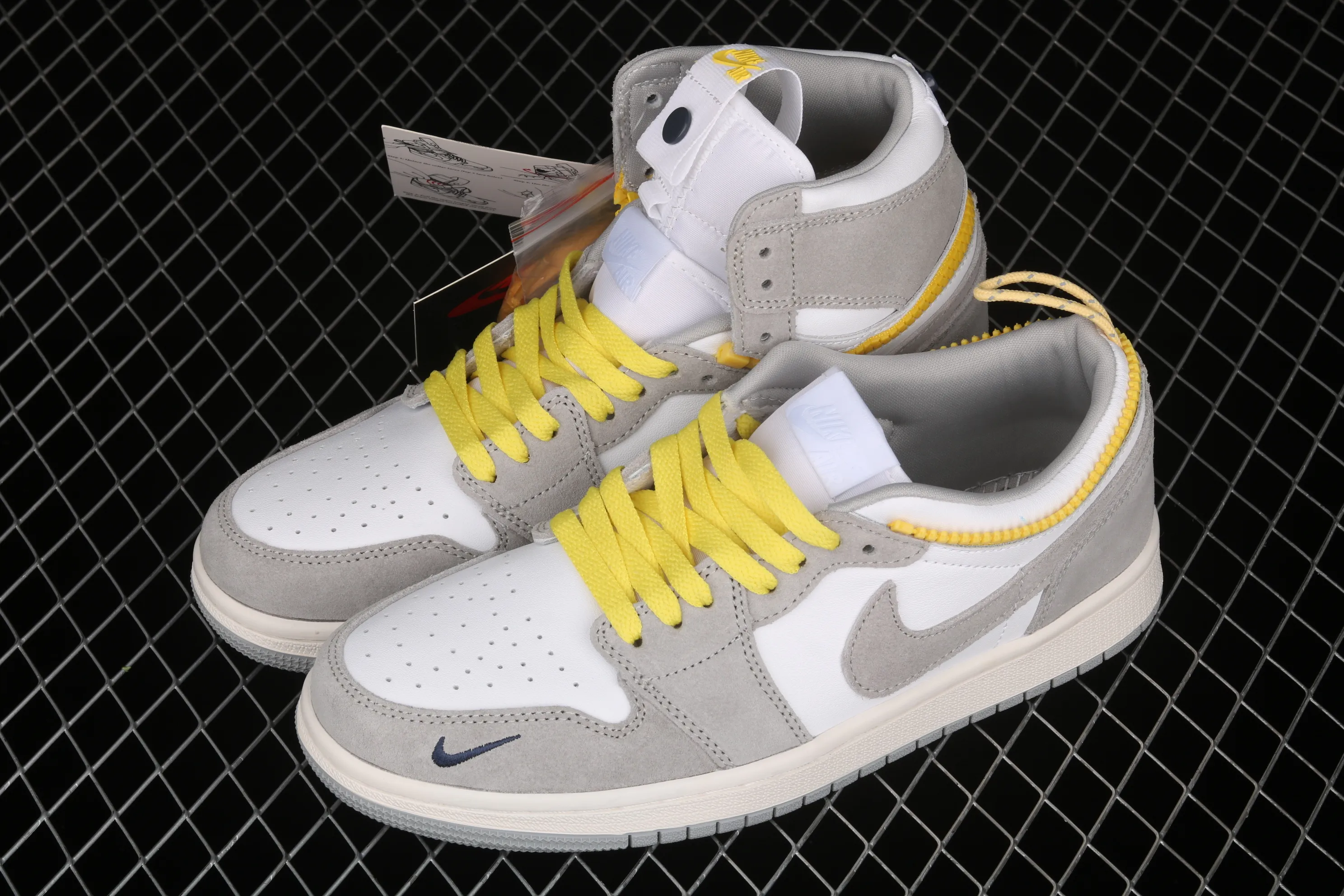 All categories Air Jordan Jordan series basketball shoes Air Jordan 1 High Z version Air Jordan 1 Switch "Light Smoke Grey" Smoke gray zipper J1 Joe 1 high-top cultural basketball shoes CW6576-100